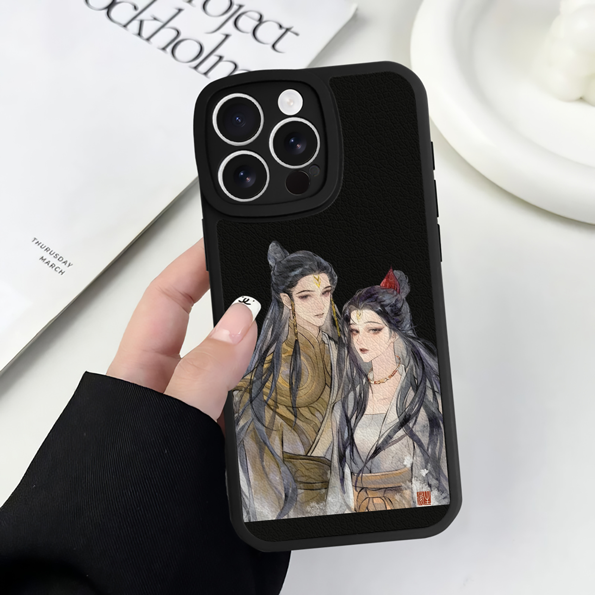 （画像用） Ne Zha 2 ナタ 魔童の大暴れ 【iPhone 16シリーズ対応】シリコンスマホケース（レザー調） 材質：シリコン